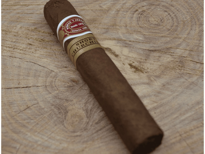 Hình thức của cigar Romeo Y Julieta Short Churchill